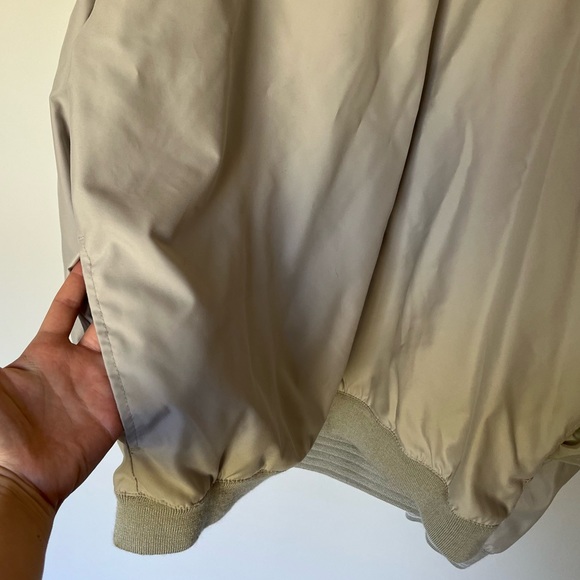 Dunbrooke Club Collection; Pullover V-Neck Large - Picture 8 of 10